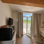 Iris 4*
