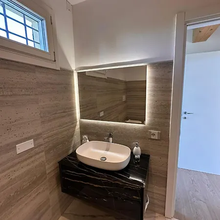 Iris 4*
