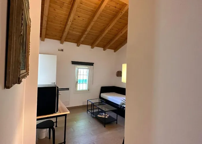 Iris Bed and Breakfast 4*